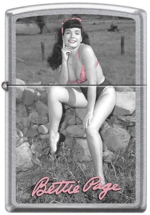 Brichetă Zippo 3331 Bettie Page